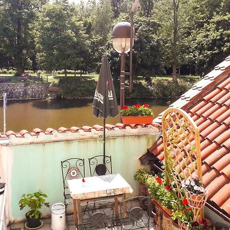 Romanticky Apartman U Veze Zelezna Panna Budweis Exterior foto