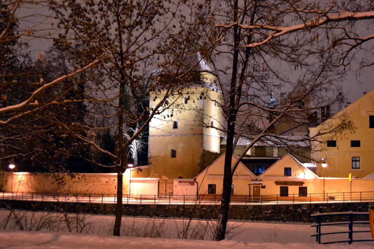 Romanticky Apartman U Veze Zelezna Panna Budweis Exterior foto