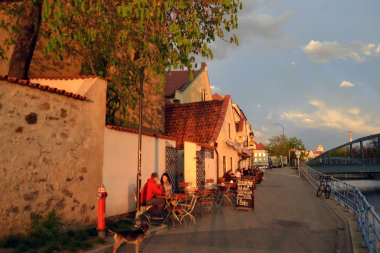 Romanticky Apartman U Veze Zelezna Panna Budweis Exterior foto